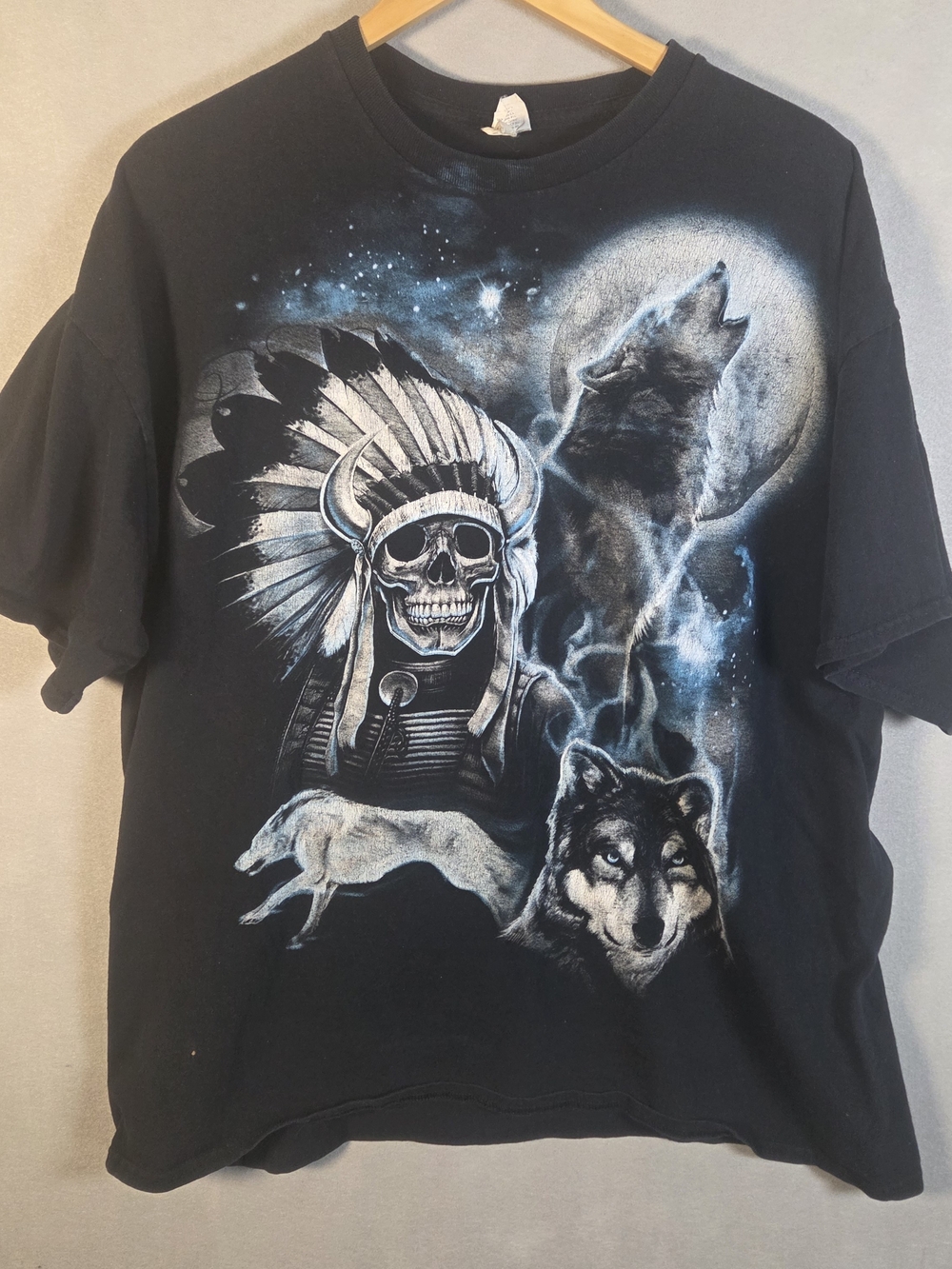 Vintage 1990s or Y2K graphic t-shirt (S590)